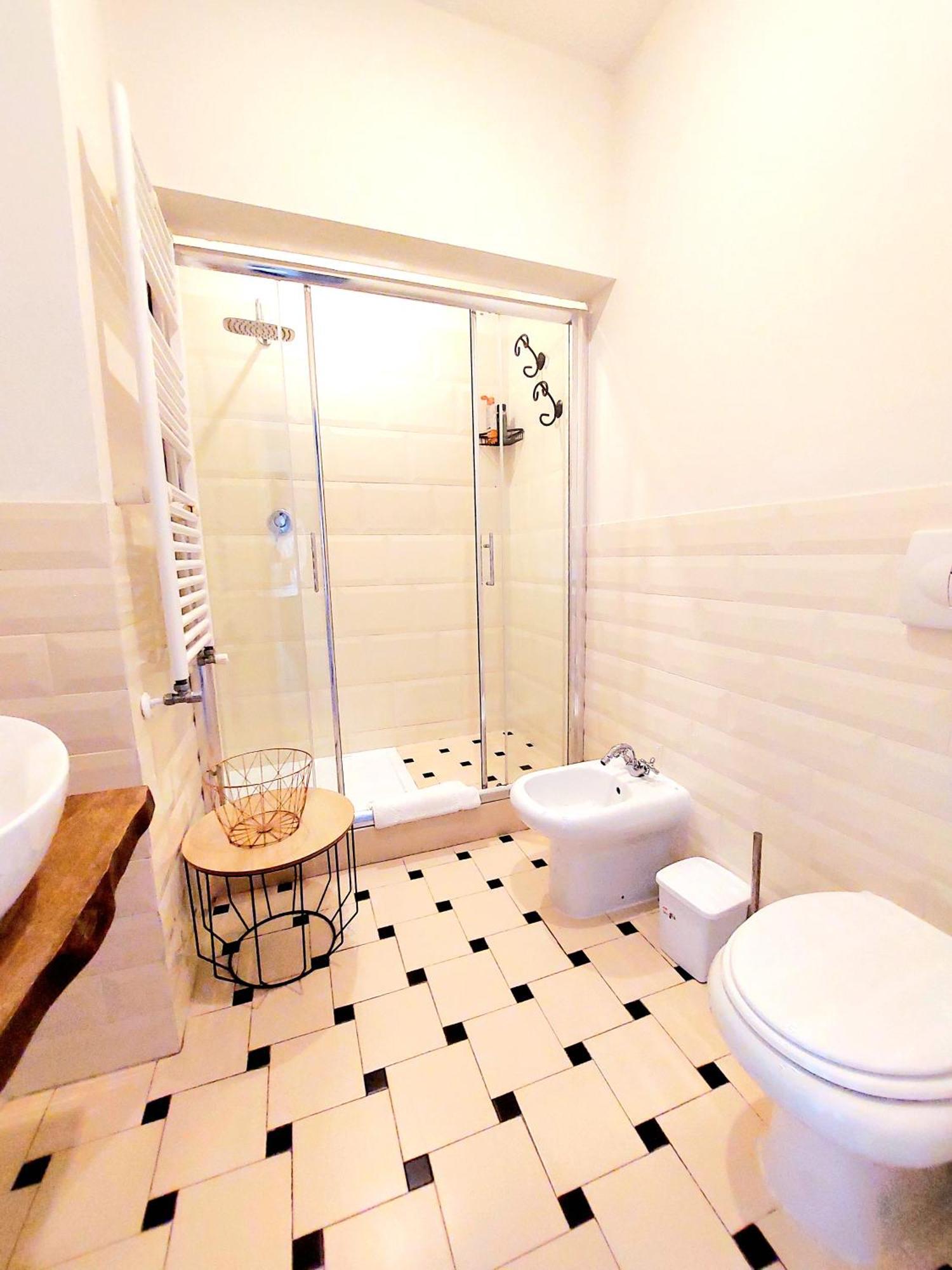 Vanity Apartment - 4 Bedrooms With 4 Bathrooms - Ac & Wifi 로마 외부 사진